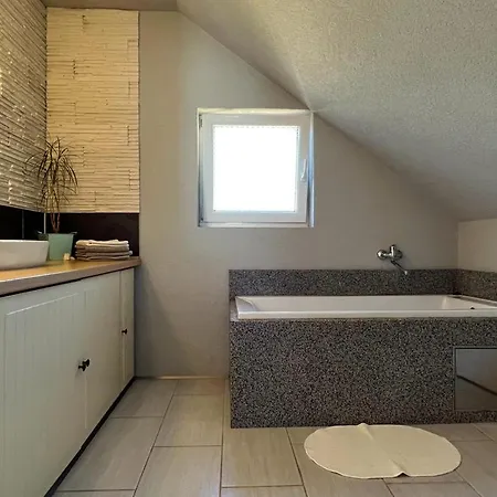 Rekreacny Domcek Tizina *